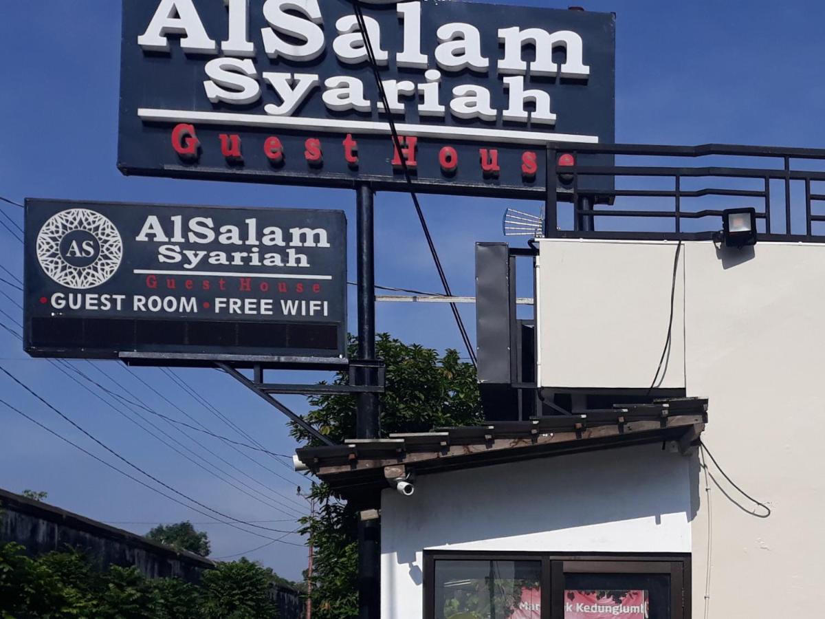 Alsalam Syariah Guesthouse Surakarta (Solo) Exterior foto