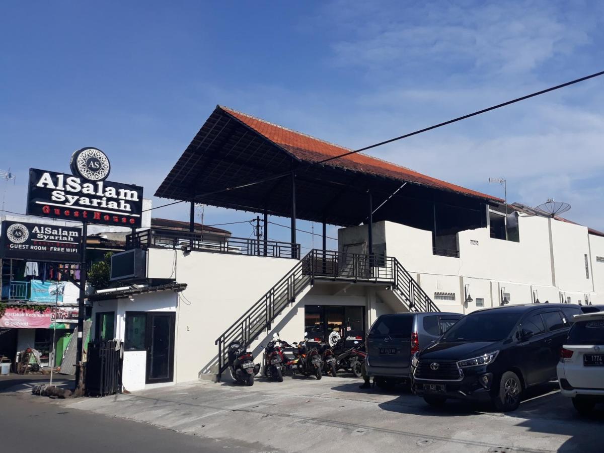 Alsalam Syariah Guesthouse Surakarta (Solo) Exterior foto