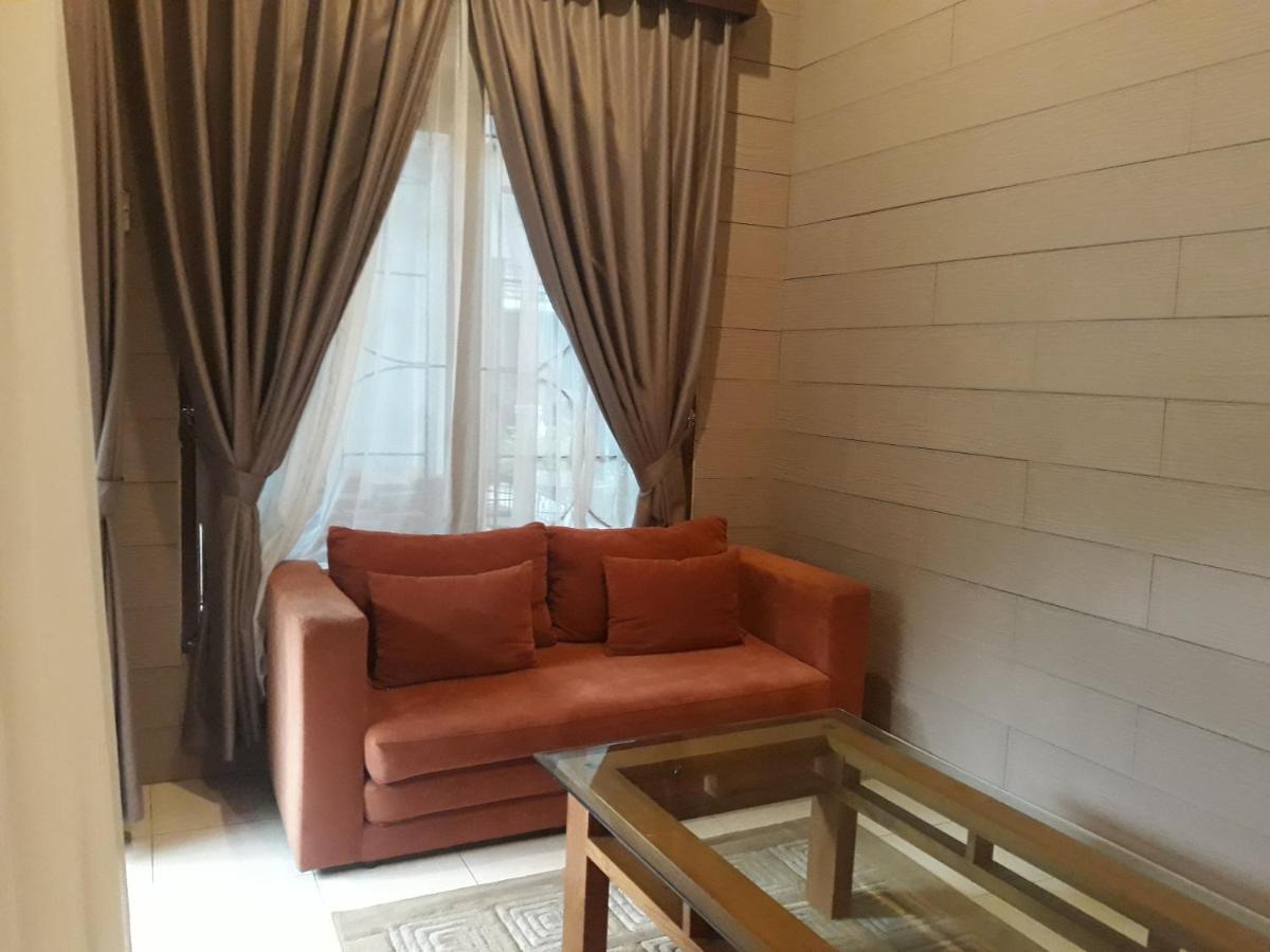Alsalam Syariah Guesthouse Surakarta (Solo) Exterior foto