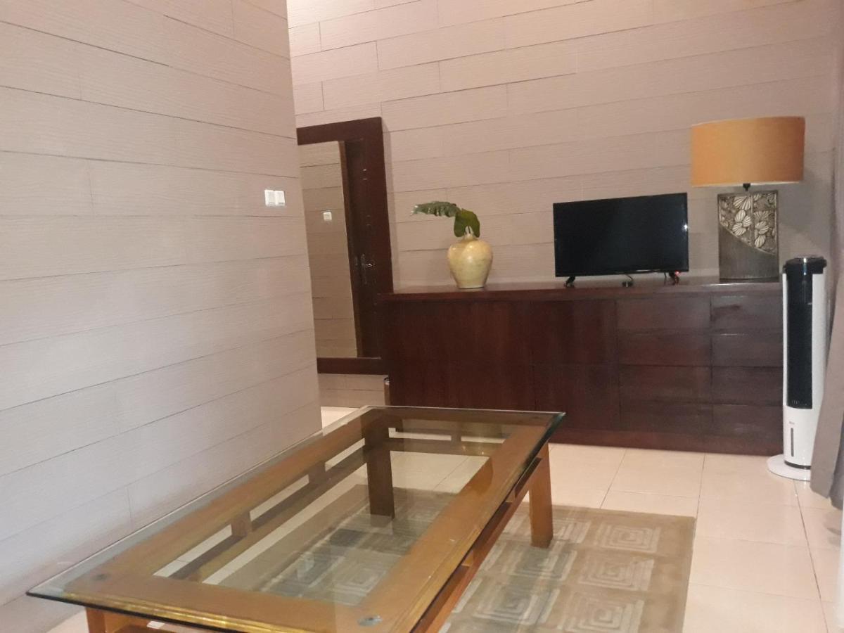 Alsalam Syariah Guesthouse Surakarta (Solo) Exterior foto
