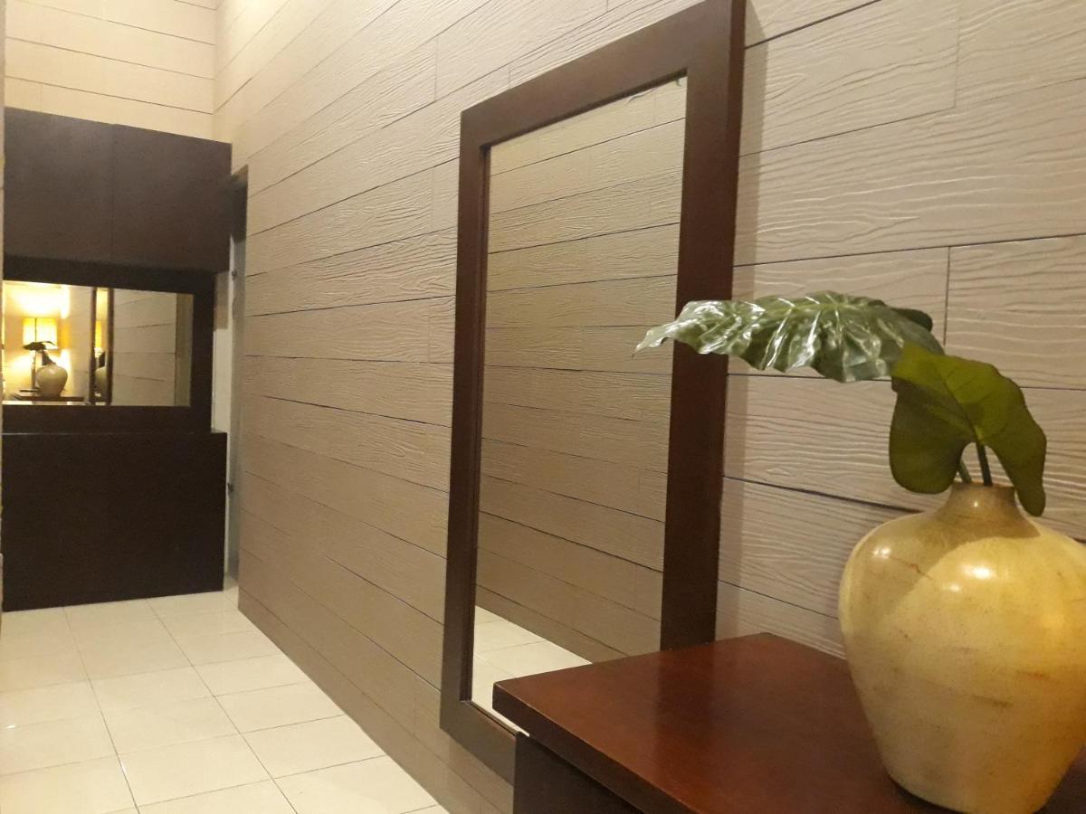 Alsalam Syariah Guesthouse Surakarta (Solo) Exterior foto
