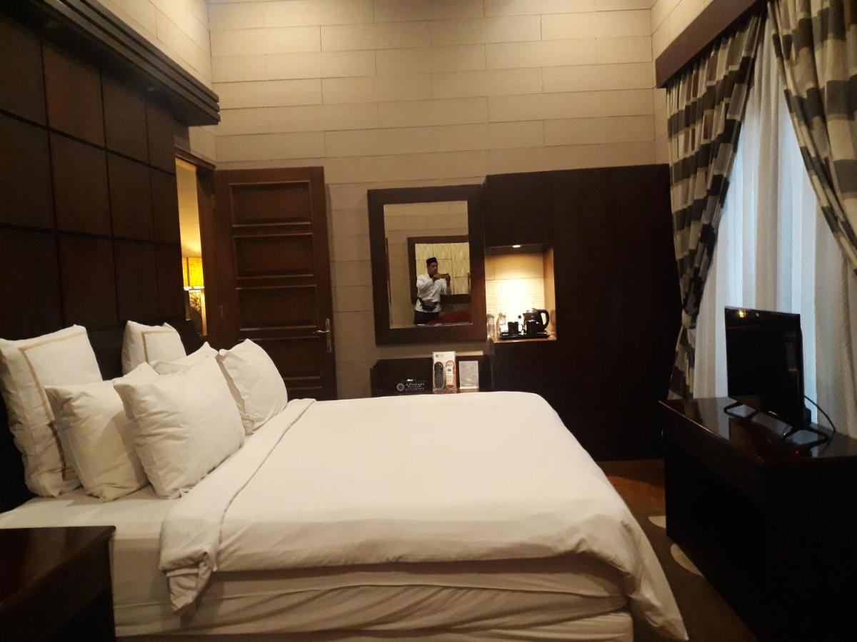 Alsalam Syariah Guesthouse Surakarta (Solo) Exterior foto