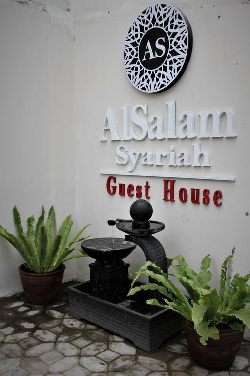 Alsalam Syariah Guesthouse Surakarta (Solo) Exterior foto