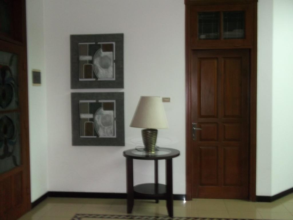 Alsalam Syariah Guesthouse Surakarta (Solo) Exterior foto